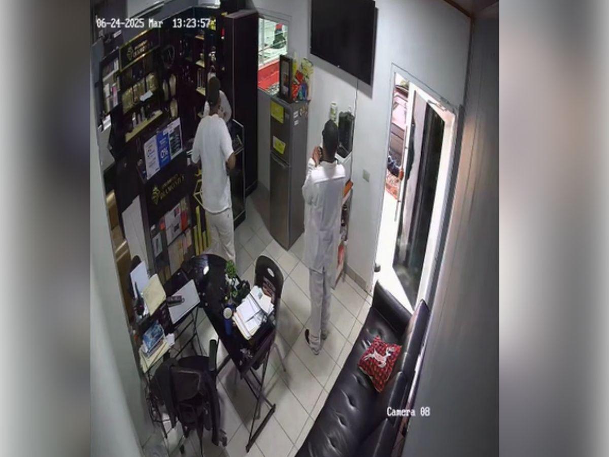 Cuadro a cuadro: Así asesinaron a guardia de seguridad en negocio de San Pedro Sula Cuadro a cuadro: Así asesinaron a guardia de seguridad en negocio de San Pedro Sula
