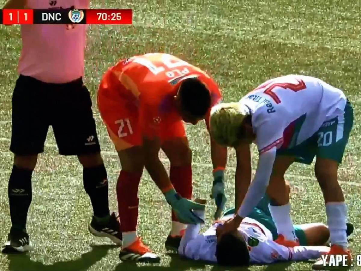 Muere futbolista tras fuerte choque con portero en pleno partido Muere futbolista tras fuerte choque con portero en pleno partido