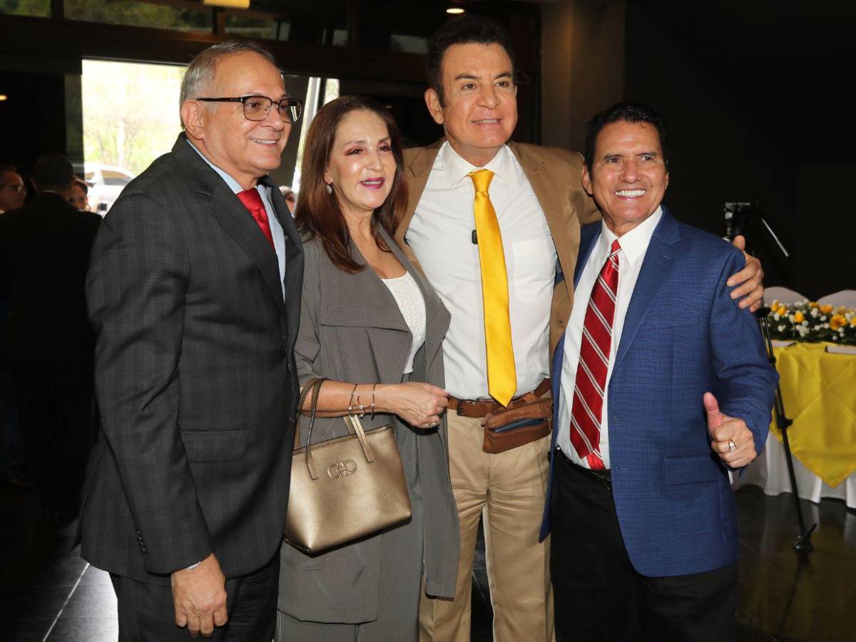 Reconocimiento a la trayectoria periodística de Dagoberto Rodríguez Reconocimiento a la trayectoria periodística de Dagoberto Rodríguez