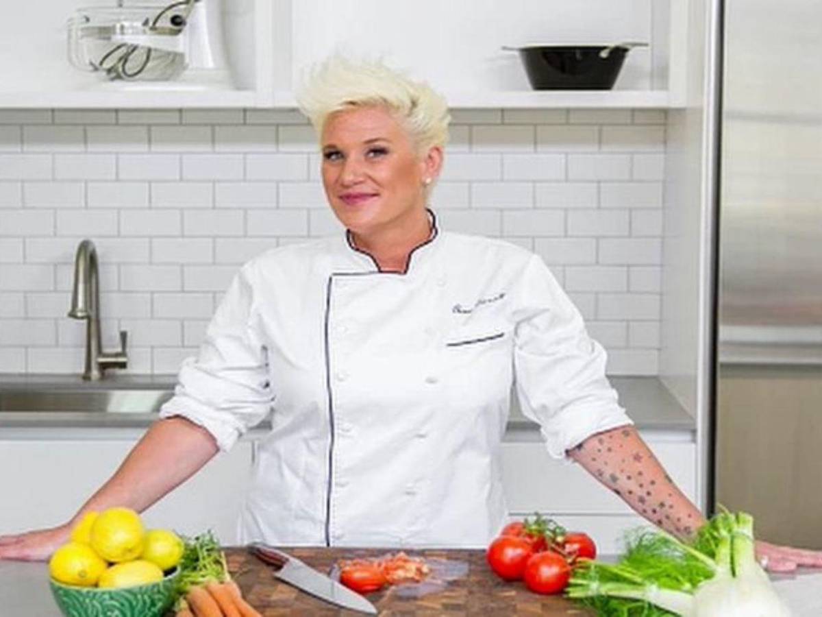 Investigan muerte de chef Anne Burrell por posible sobredosis: 100 píldoras surtidas Investigan muerte de chef Anne Burrell por posible sobredosis: 100 píldoras surtidas
