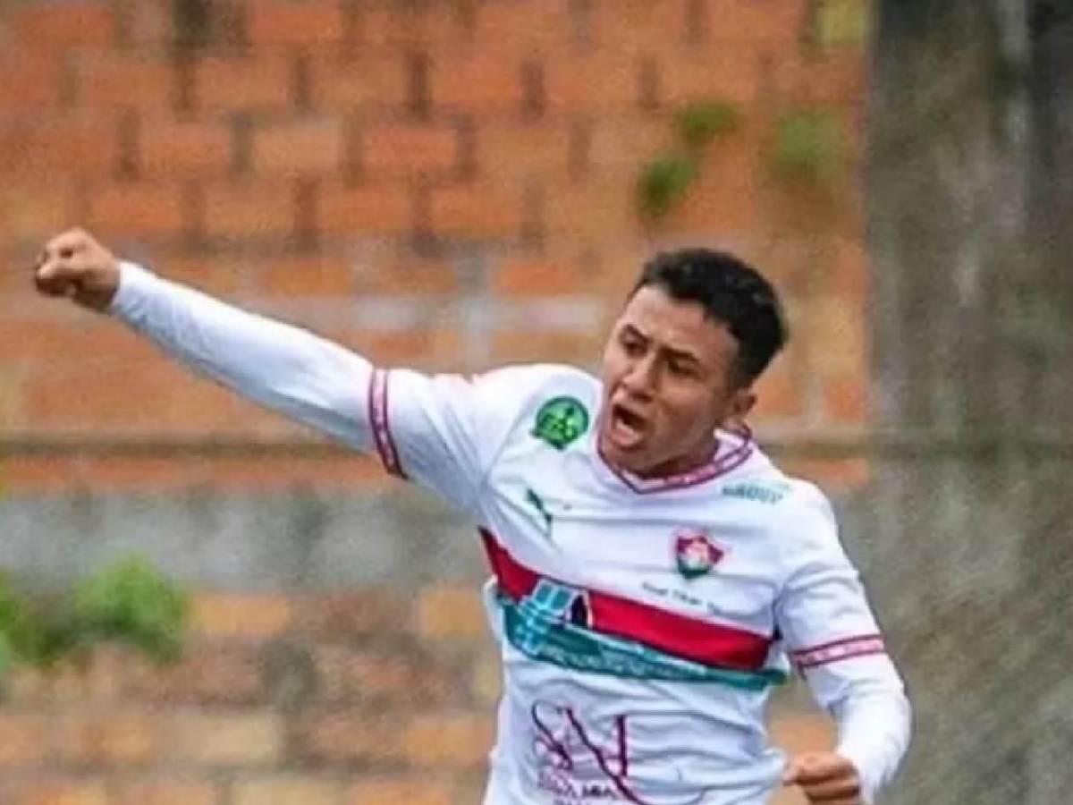 Muere futbolista tras fuerte choque con portero en pleno partido Muere futbolista tras fuerte choque con portero en pleno partido
