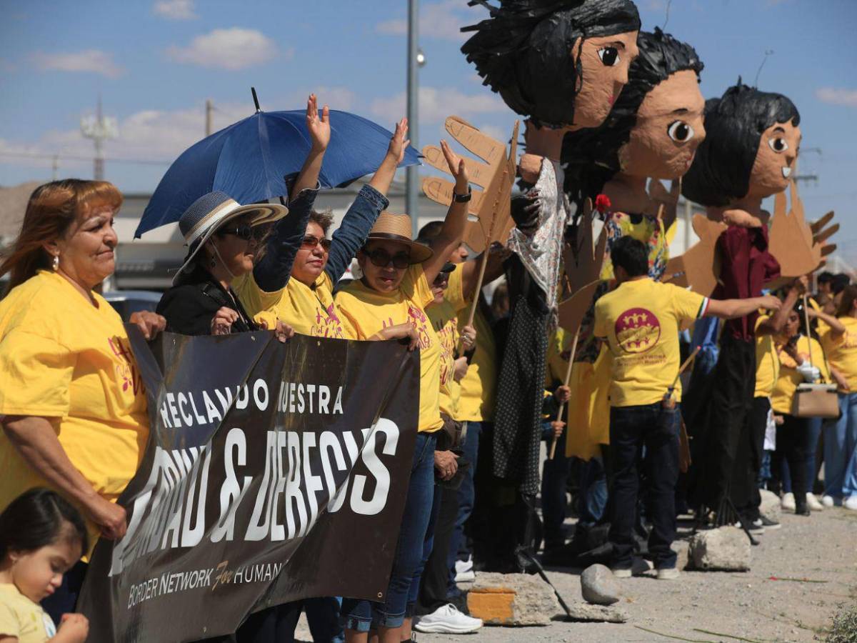 Día de la Madre en la frontera: sin abrazos pero con resistencia en Ciudad Juárez y El Paso Día de la Madre en la frontera: sin abrazos pero con resistencia en Ciudad Juárez y El Paso