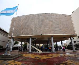 Fachada de la instalación donde opera el Congreso Nacional de Honduras.
