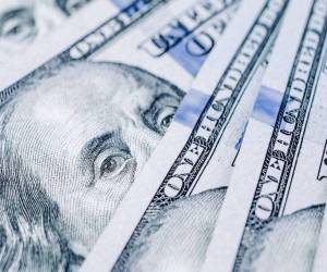 Entre un 5% y 6% podría alcanzar la devaluación de la moneda nacional al cierre de 2025, según proyecciones de economistas.