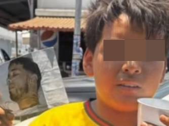 El menor se acercaba a los automóviles en las calles de Sahuayo de Morelos para pedir ayuda, mostrando una fotografía de Anuel AA hospitalizado para hacer creer que se trataba de su tío.