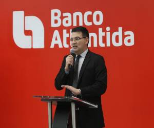 El vicepresidente corporativo de imagen y reputación institucional, Carlos Girón reiteró el compromiso social y fiscal de Banco Atlántida.