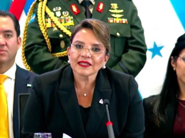 Xiomara Castro destacó los avances de su gobierno en economía, inversión social y reducción de la pobreza y violencia.