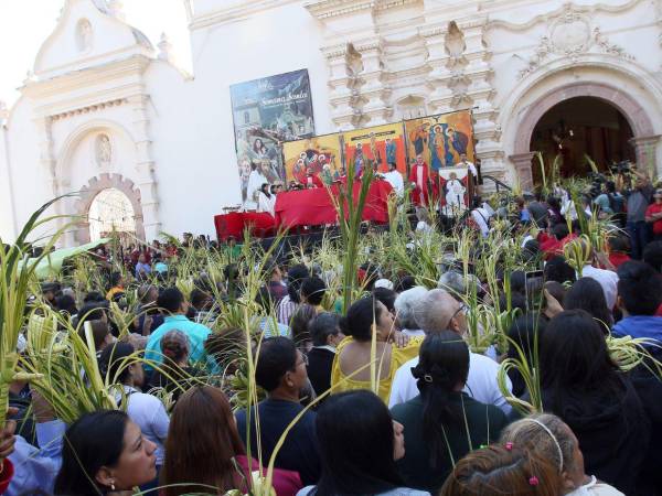 “No es un recuerdo, es una memoria viva”, dijo el padre Nácher al recordar que la Pascua representa los momentos más esperanzadores de la historia.