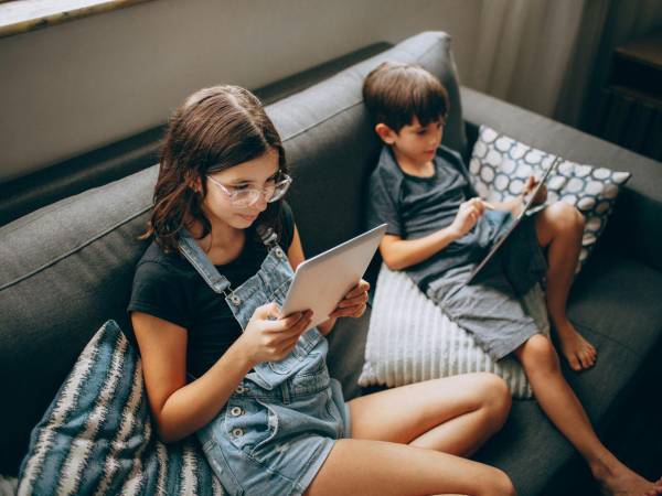 Uso excesivo de redes sociales afecta la salud mental de los preadolescentes.