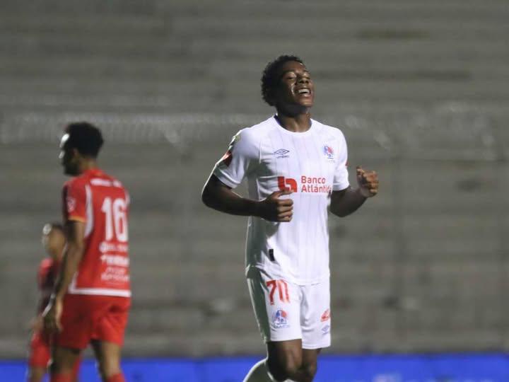Olimpia y su modificado y temible 11 titular para final de ida ante Real España Olimpia y su modificado y temible 11 titular para final de ida ante Real España