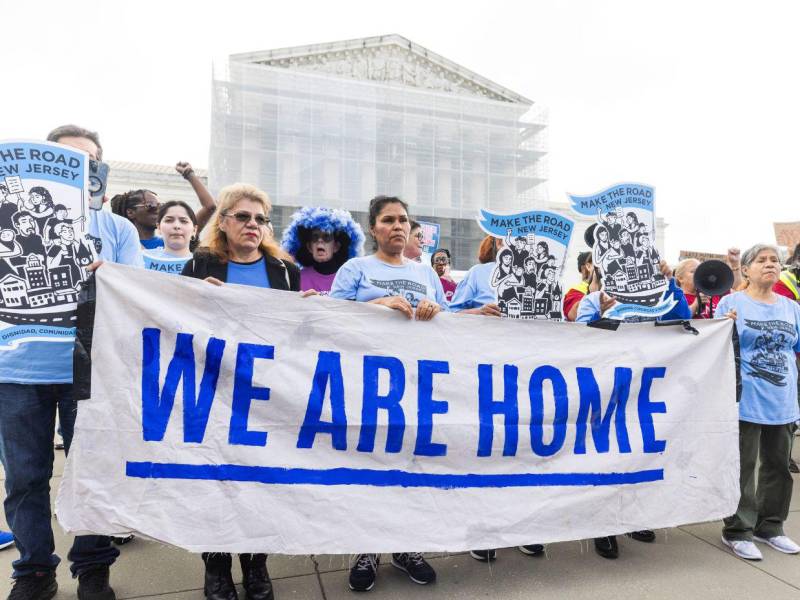 El Supremo da vía libre al Gobierno de Trump para deportar migrantes a terceros países.