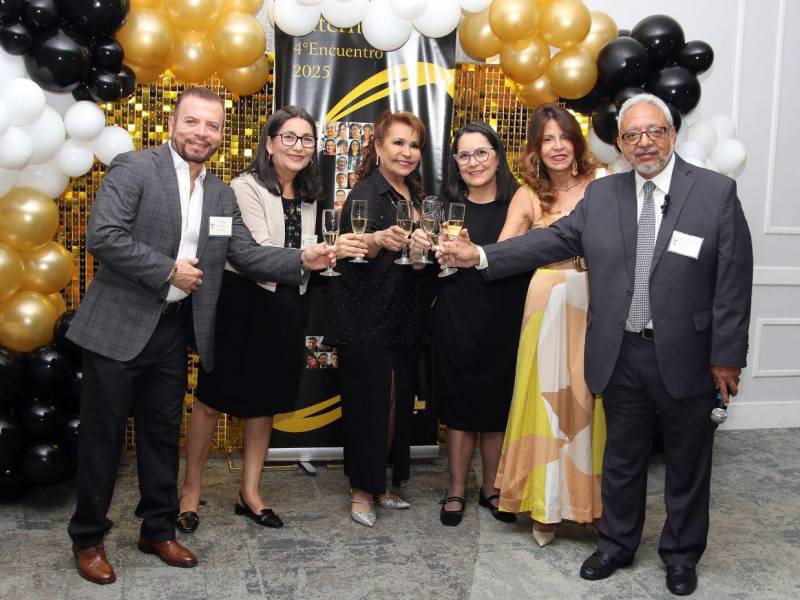 La Generación de Médicos Internos de 1983 de la Facultad de Ciencias Médicas de Honduras celebró su 42º aniversario con un Encuentro Nacional, realizado el 29 de marzo en el Club Social del Banco Centroamericano de Integración Económica.